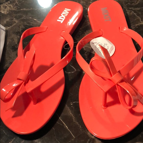 Flip Flops - Picture 2 of 5